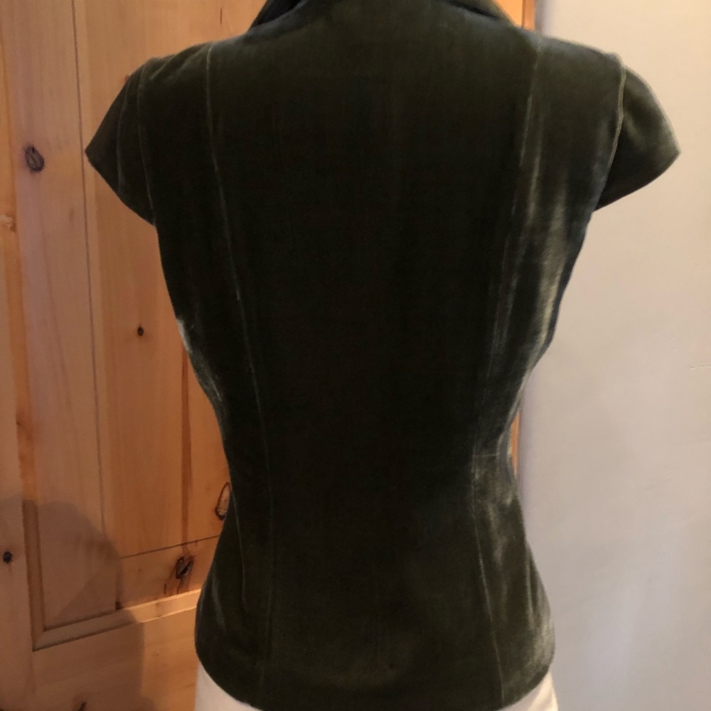 Velvet like fabric vest